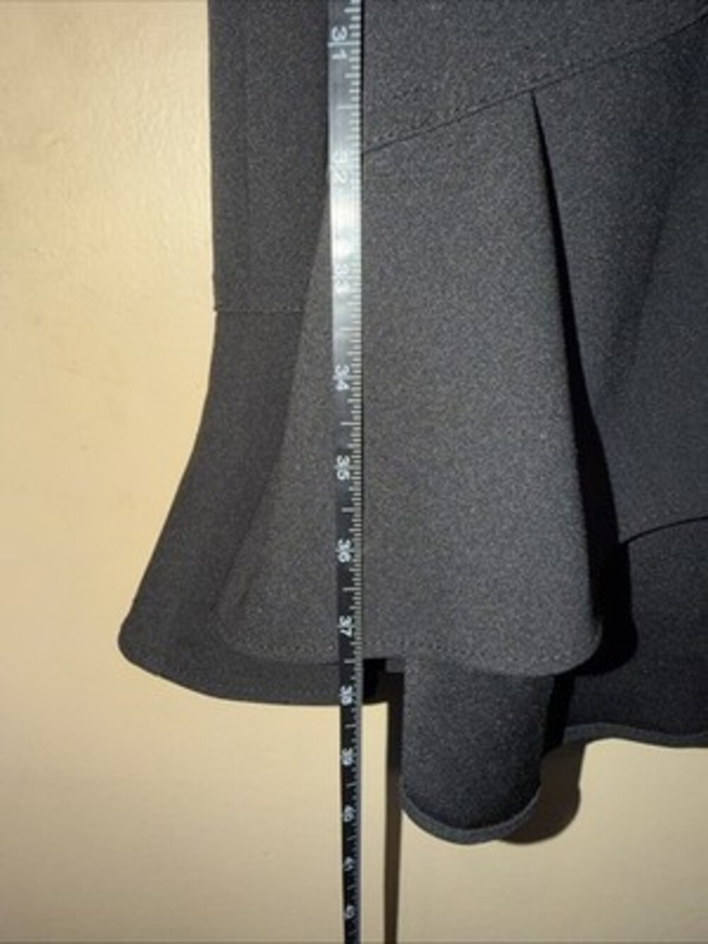 CALVIN KLEIN ROUND NECK SHORT SLEEVE TIE WAIST RUFFLE HEM BLACK DRESS SIZE 8 - Picture 2 of 5
